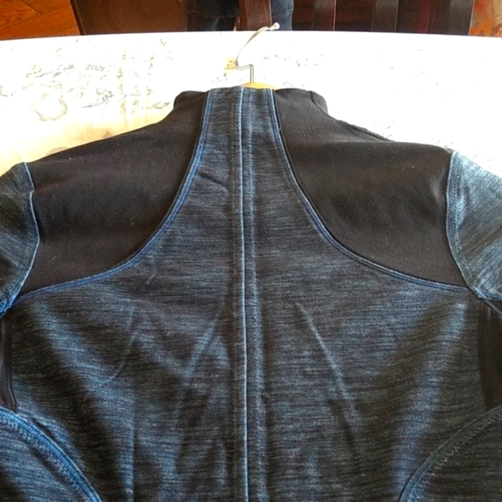 Lululemon Forme Jacket - Picture 10 of 14